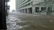 Miami: Des torrents d'eau dans les rues de la ville après le passage d'Irma