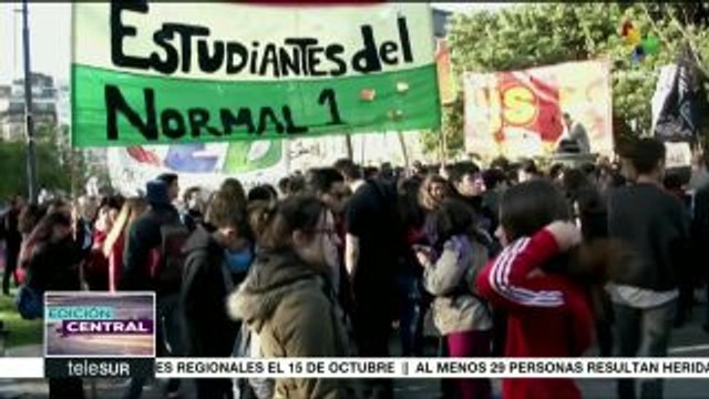 Estudiantes de Buenos Aires siguen rechazando reforma educativa