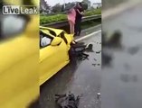 Elle conduit en peignoir et détruit sa voiture de luxe sur l'autoroute !