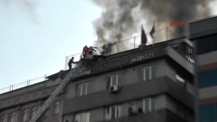 Zonguldak'ta Çatı Yangını Korkuttu