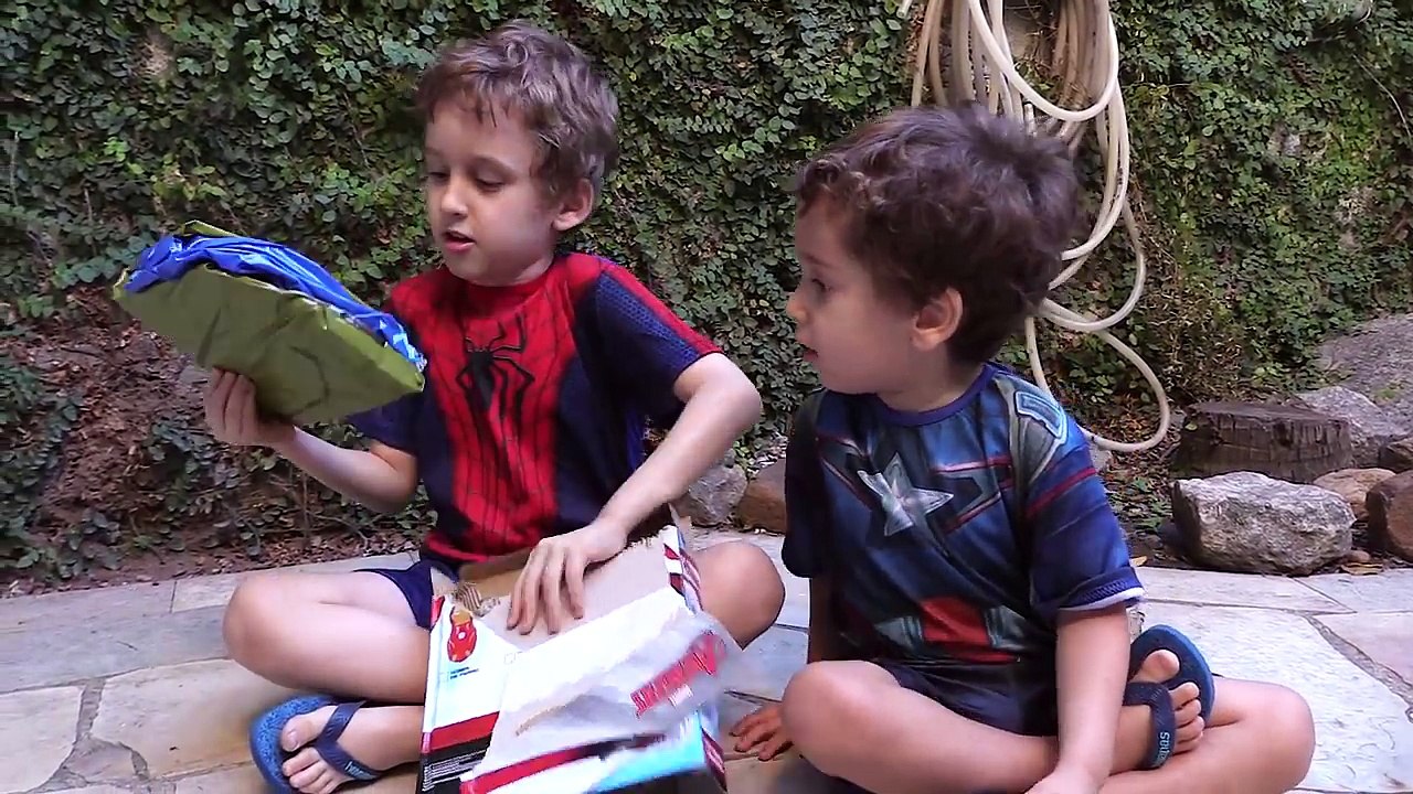 Hulk Inflável vs Homem Aranha -Brinquedos Infantil - Kids Spiderman Playning Inflatable Toy