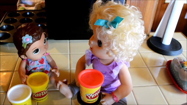 Baby Alive Food - Making Play doh CUPCAKES! - baby doll food - how to make baby alive food