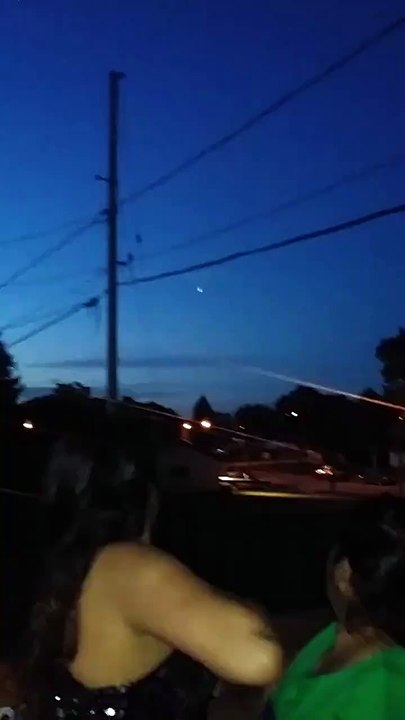 Aliens, OVNI ou avions... Qu'est-ce qui a traversé le ciel américain ce soir là???