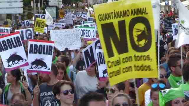 Miles de personas piden valentía política para prohibir los festejos taurinos