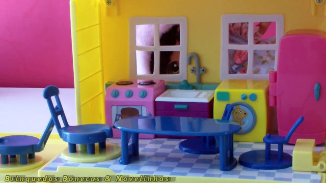 Baby Dora Aventureira dá banho na Peppa Pig George com Geleca Amoeba Episódio Em Português