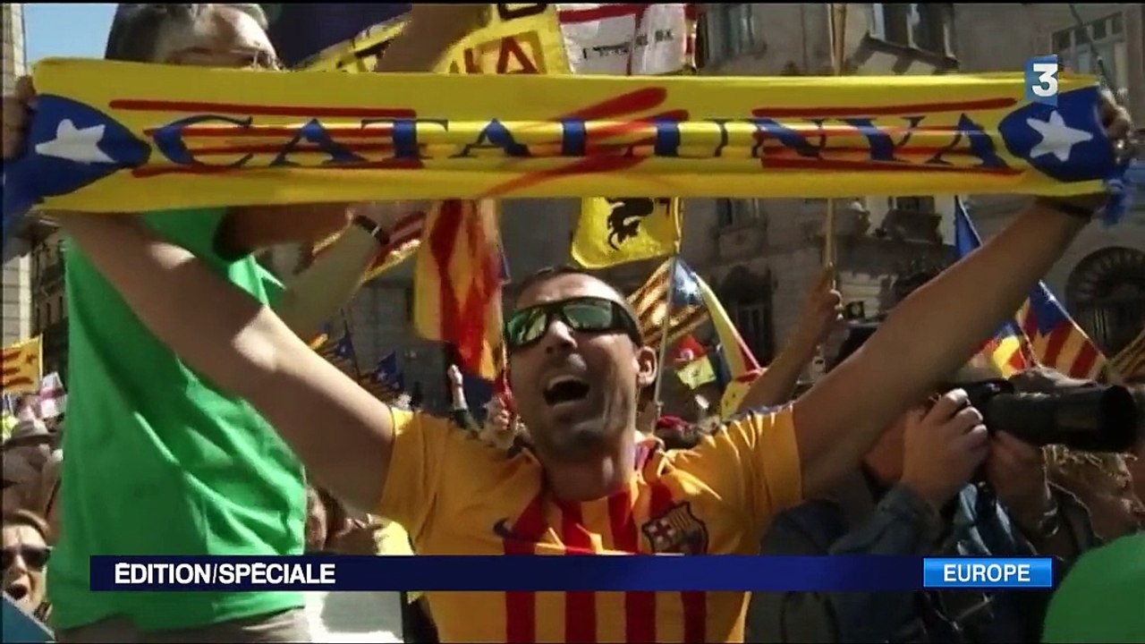 Barcelone : les maires catalans manifestent pour un référendum