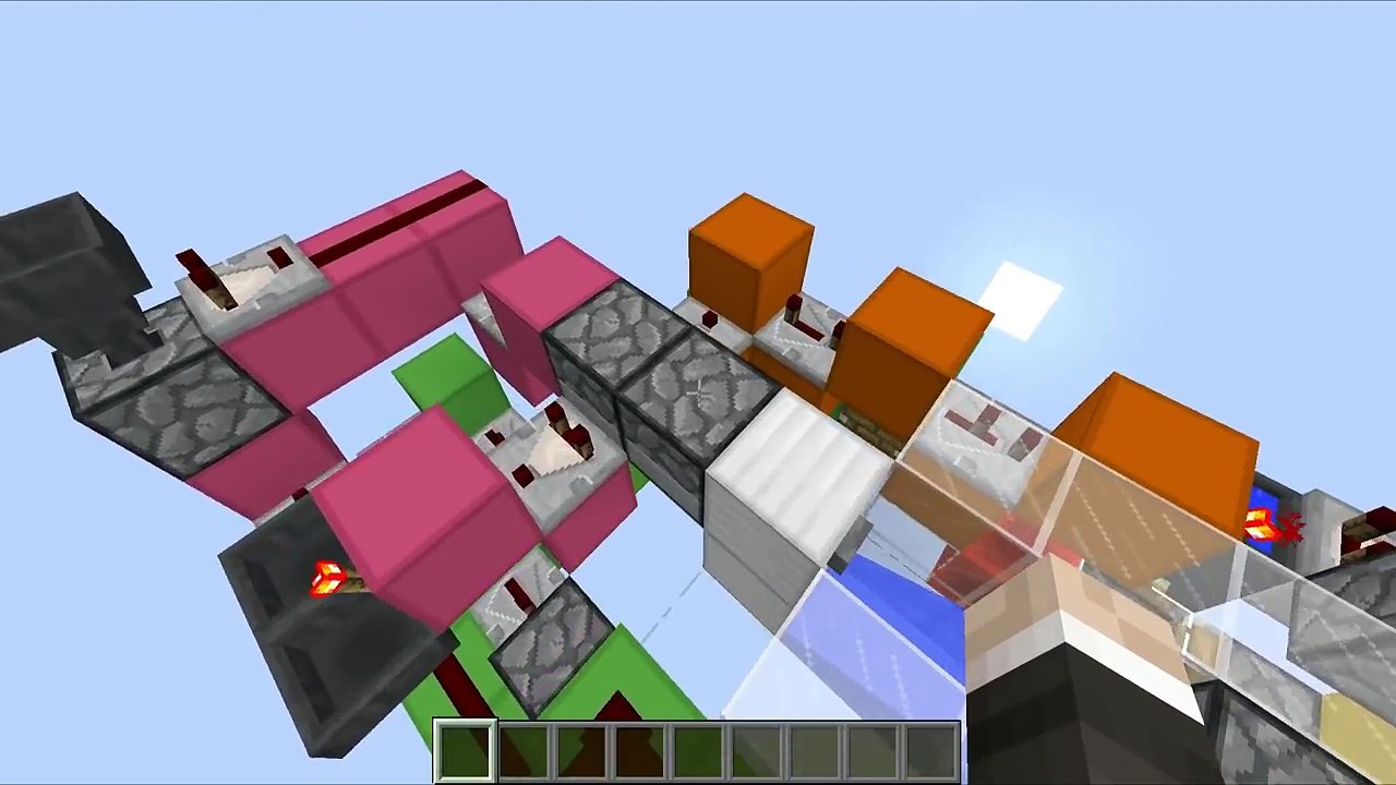 Functional RUSSIAN ROULETTE in Minecraft!