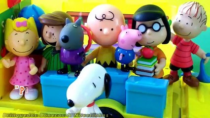 Pig George conhece o Ônibus Escolar da Turma do Charlie Brown School Bus Playset Peanuts Toys