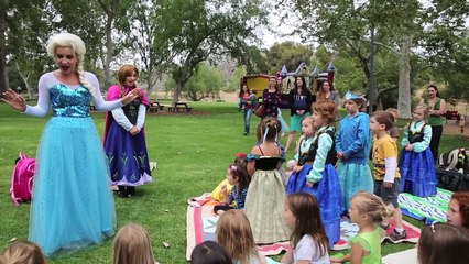 Frozen Birthday Party Let it Go - Anna & Elsa Singing