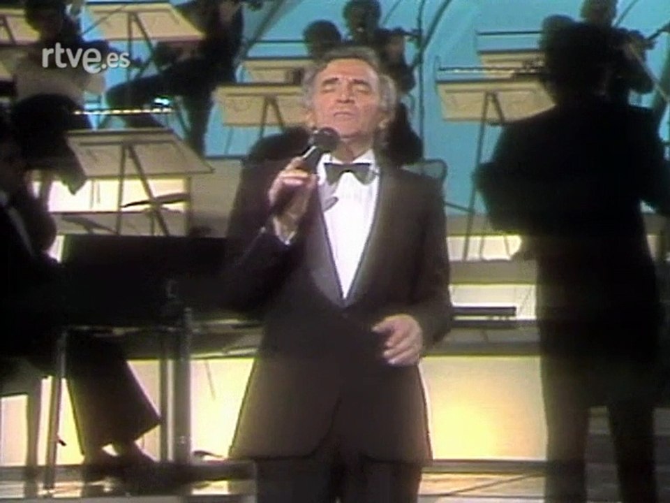 Charles Aznavour - Embrasse-moi