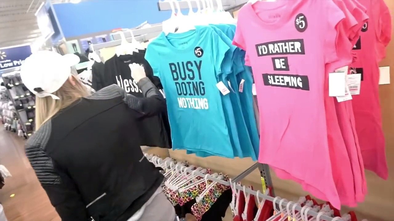 ONE FULL OUTFIT UNDER $25!!? Wal-Mart Shopping Challenge! LadyCode x Raven Reed