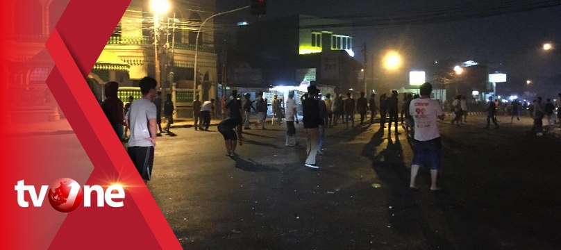 Polisi Bubarkan Tawuran Warga di Kampung Melayu