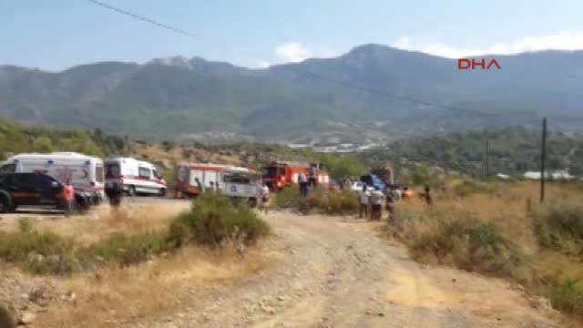 Antalya' da Tur Otobüsü Şarampole Devrildi; Yaralılar Var