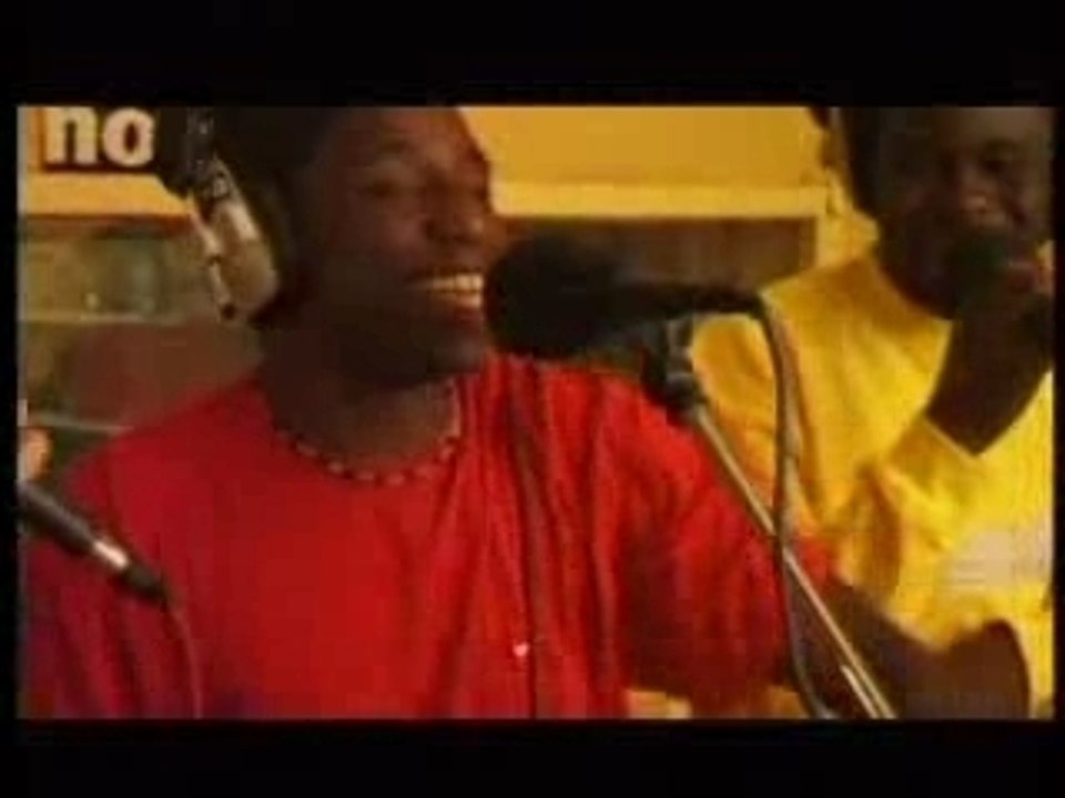 Saïan Supa Crew freestyle studio