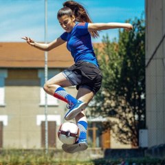 Erkeklerden Çok Daha İyi Futbol Oynayan Kızı Gören Şaşırdı