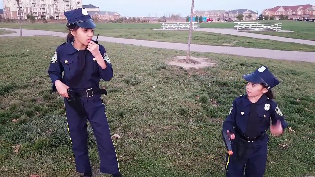 Scary Killer Clown Running From Police