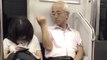 Ce vieux jette ses poils pubien dans les cheveux d'une femme dans le métro de Tokyo !