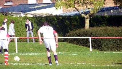 Johan tire un penalty contre Neuville / Escaut