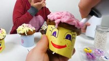 Et banane défi petits gâteaux décorer délicieux enfants cuisine doux jouet la télé muffins