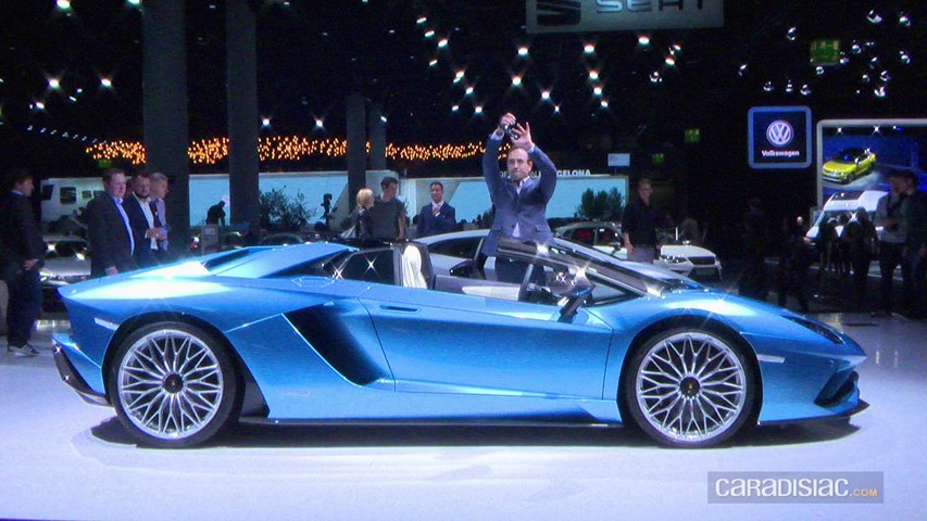 La Lamborghini Aventador S roadster en direct du...