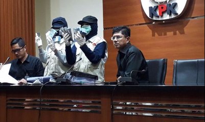 Diduga Terima Fee 10 Persen, Wali Kota Batu Tersangka