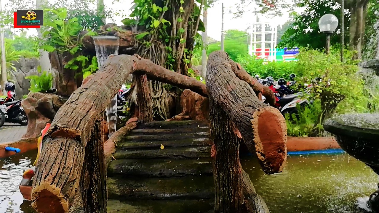 Fountain Fish Found Istana Nelayan Tangerang