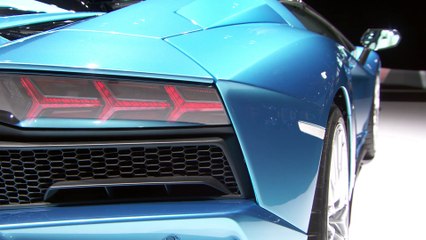 The new Lamborghini Aventador S Roadster Exterior Design