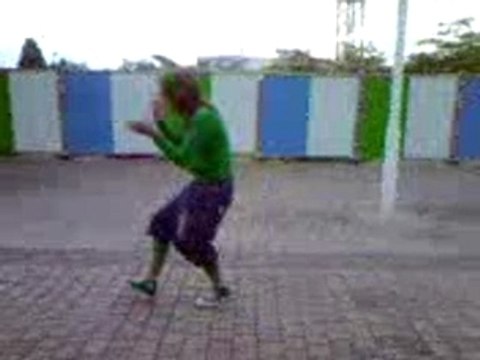 D bArRe ! tecktonik moustik tou droi dla csp sisi