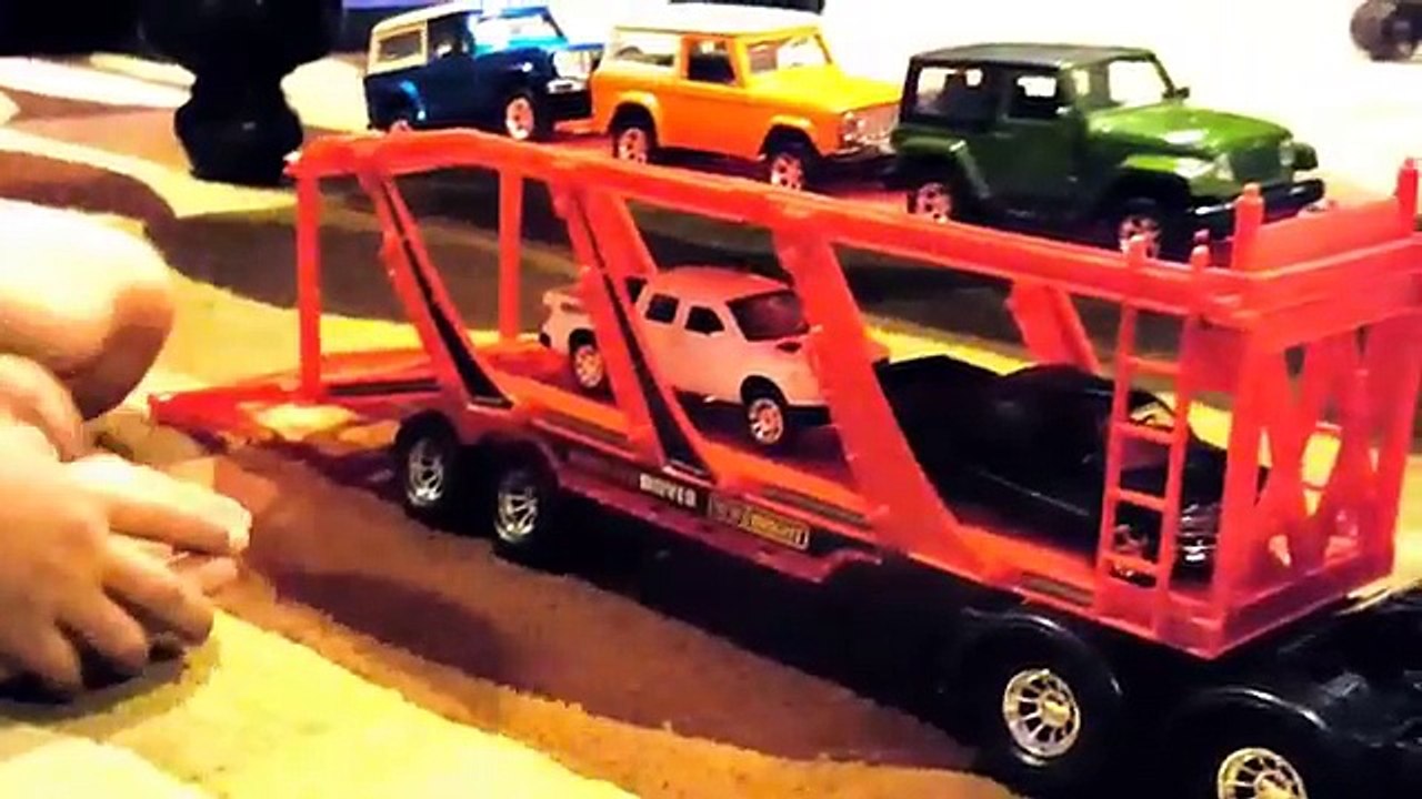 Gros brillant pied monstre déménageur Nouveau jouets bande annonce camions avec 4 x semi