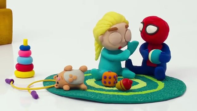 SPIDERMAN PEE ON THE ELSA´S BATHTUB Frozen Play Doh Cartoon Stop Motion