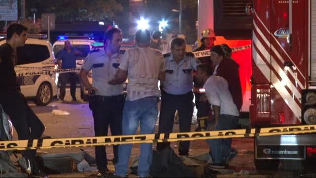 İett Otobüsüyle Otomobil Kafa Kafaya Çarpıştı: 1 Ölü, 3 Yaralı
