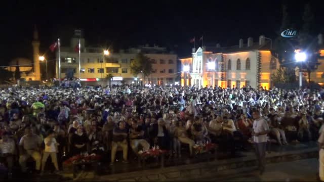 Kilisliler Pop Sanatçısı Buray'la Coştu