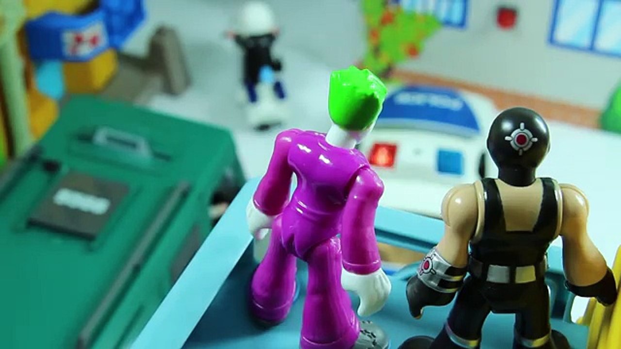 Playmobil Police arrest Imaginext Batman after Imaginext Joker Steals Playmobil Crown Jewels