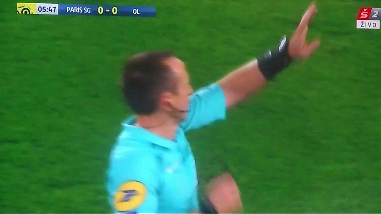 PSG - Lyon : Penalty non sifflé de Tanguy Ndombele !