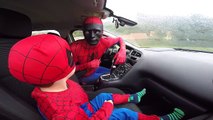 ⏏ Человек-Паук летает на САМОЛЕТЕ | Семейка СуперГероев | Видео для детей | SpiderMan driv