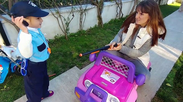 Elif polis kendisine silah çeken suçluyu tutukluyor,elifin kendi yaptığı video:))eğlenceli