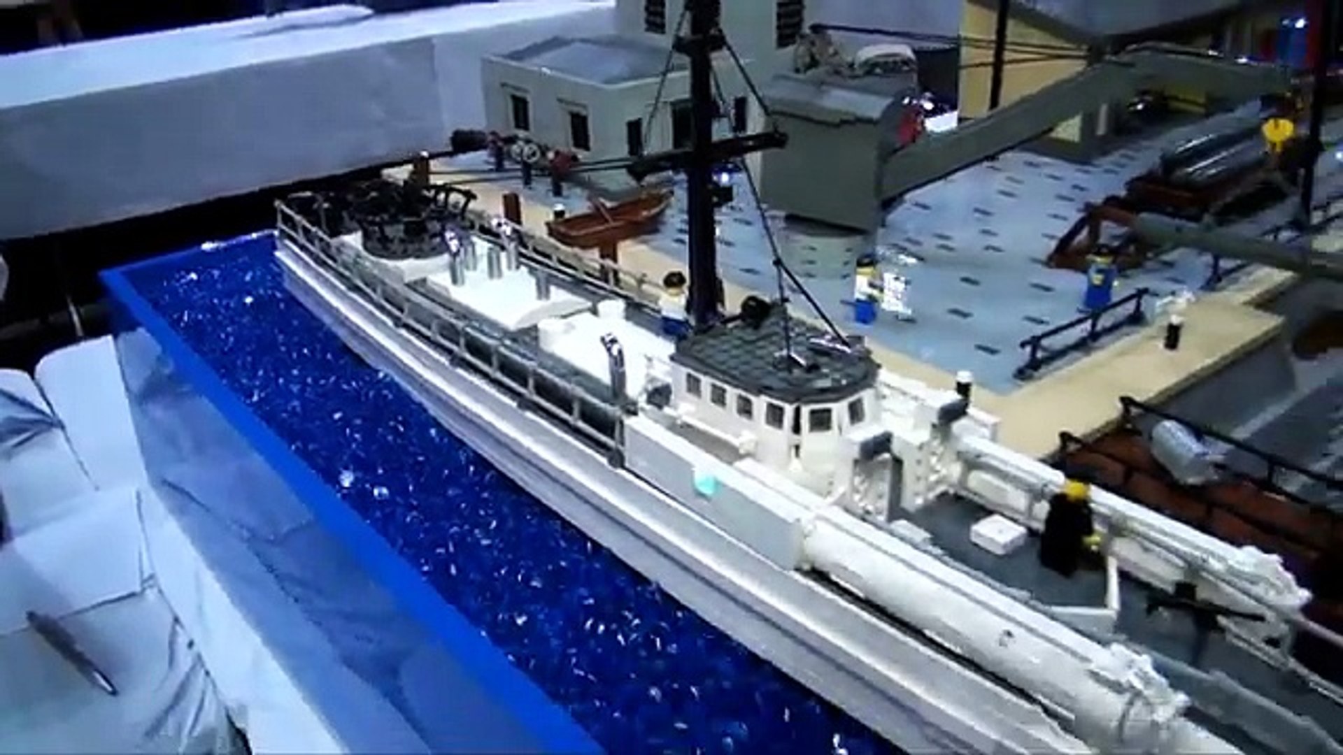 lego u boat