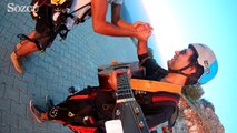 Türk gitarist paraşütle uçarken 'Stairway to Heaven'ı çaldı