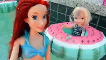 Anna and Elsa Toddlers Swimming Pool Are Mermaids #1 Playing Ariel Frozen Dory Barbie Toys In Action