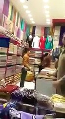 Chinese Woman Clashes with Shopkeeper in Pakistan 🇵🇰