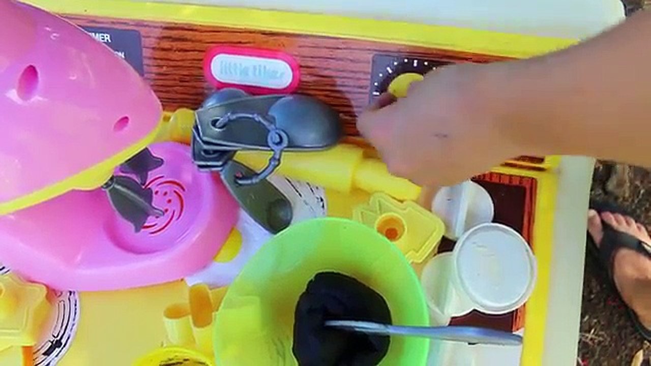 GIANT PLAY KITCHEN Make Play-Doh OREO COOKIES Cooking Baby Eli Pretend Play Little Tike BB