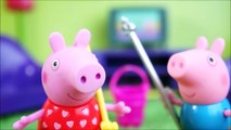 PIG GEORGE DA FAMILIA PEPPA PIG TRANSFORMA O PAPAI E A MAMÃE DA PEPPA COM O RAIO MÁGICO!