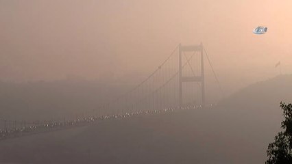 İstanbul Boğazı'nda Sis Manzarası