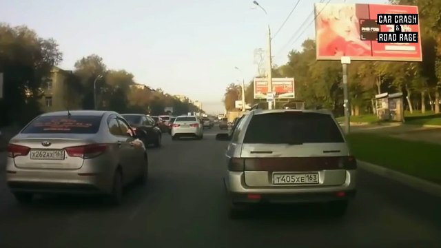 IDIOT AUDI DRIVERS CAUGHT ON CAMERA! Stupid AUDI Driving Fails Compilation 2017