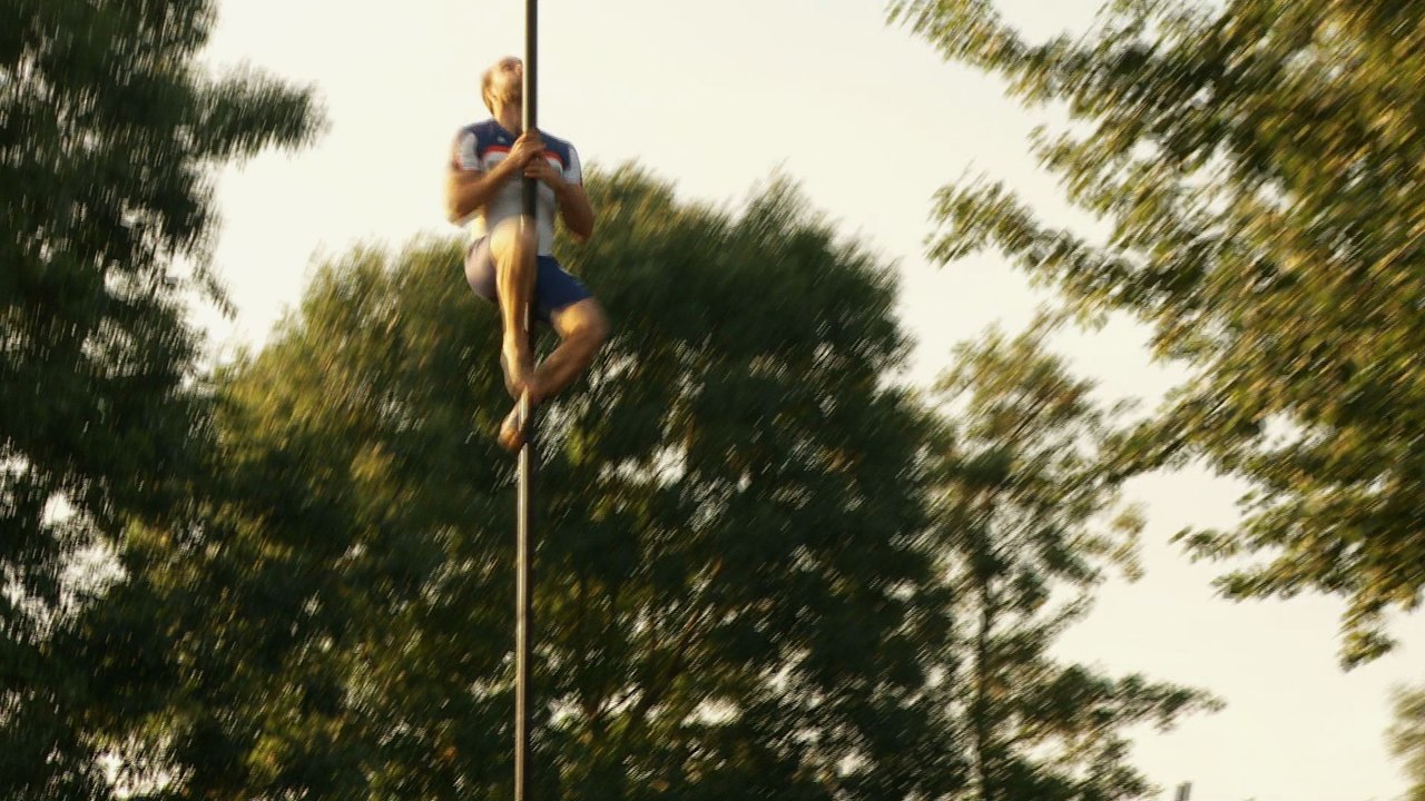 Aux Pays-Bas, les perchistes volent au dessus des canaux