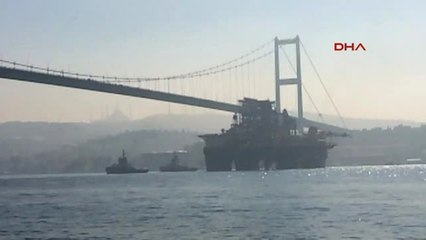 Boğaz'dan 'Dev' Geçiyor