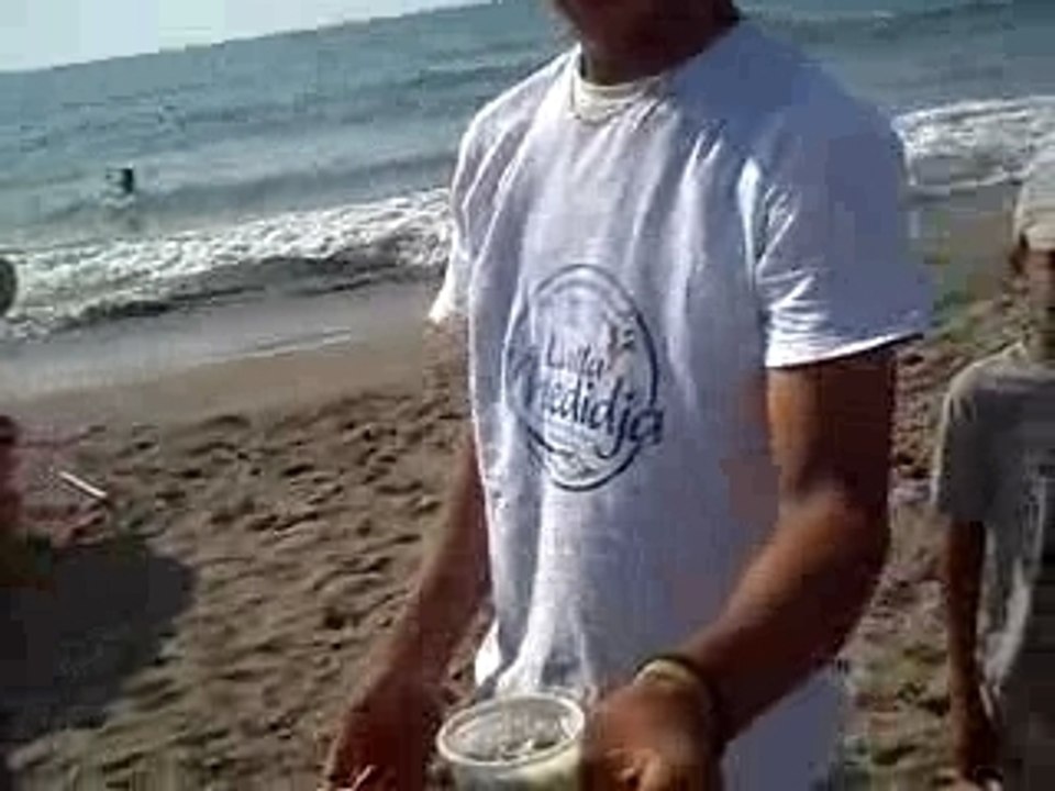 A LA PLAGE