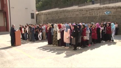 Şehit Eren Bülbül'ün Sırasına Çiçek Bıraktılar