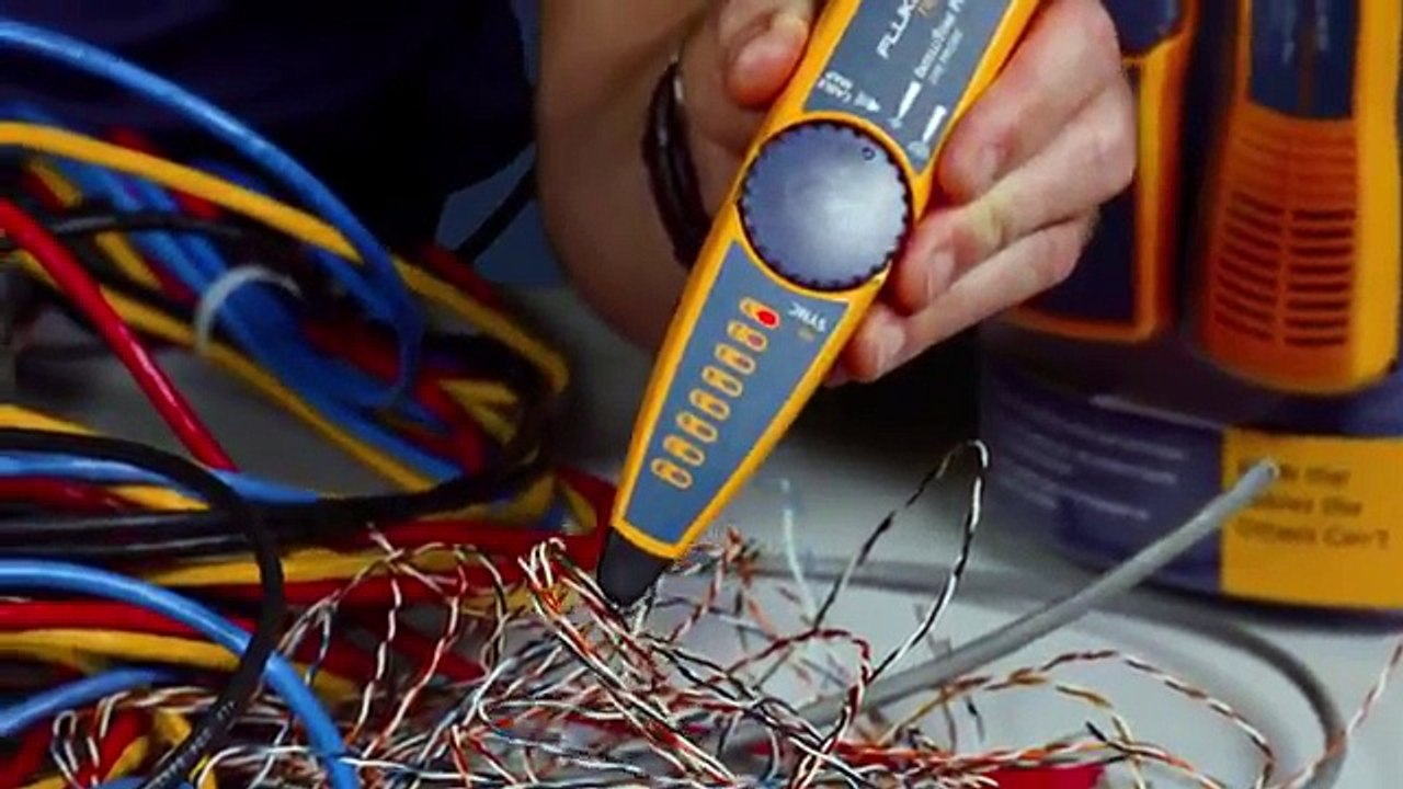 IntelliTone™ Pro 200 LAN Toner and Cable Network Probe