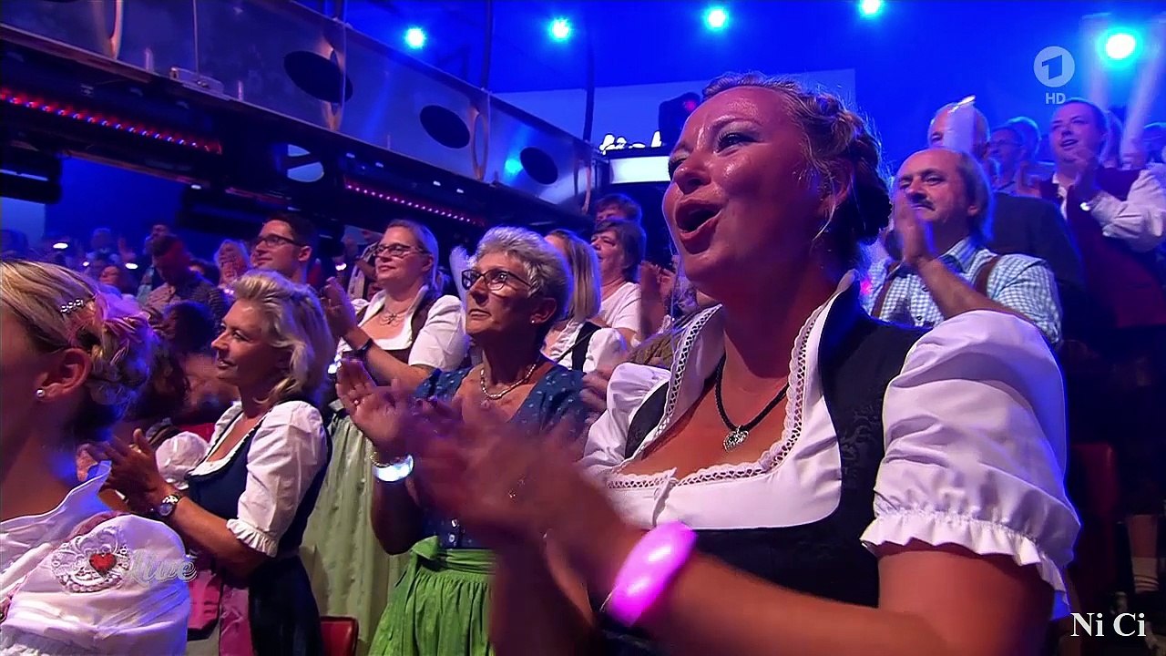 Andrea Berg -Ja ich will  & Hitmedley (Dirndl! Fertig! Los! - Oktoberfest 2017)